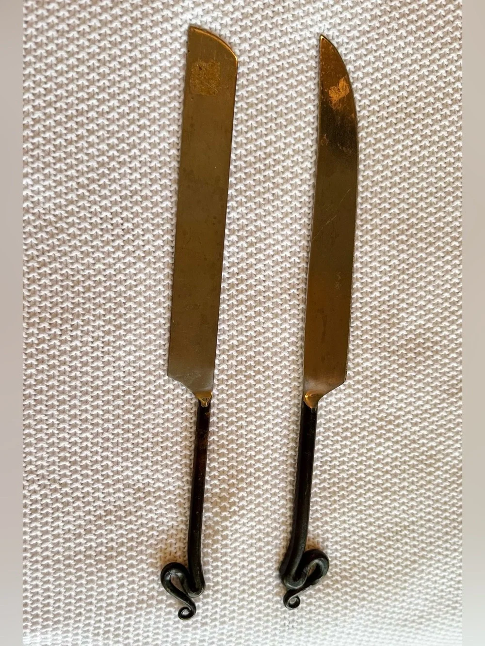 VINTAGE Iron Forged Silver Steel Knives w Curled Black Handles HEAVY!!